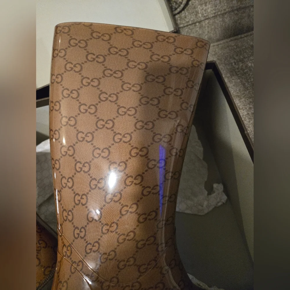 Gucci Tan Monogram Rain Boots - Picture 7 of 13